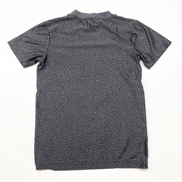 Jordan little boys gray/black dri-fit short sleeve t-shirt - Picture 2 of 4